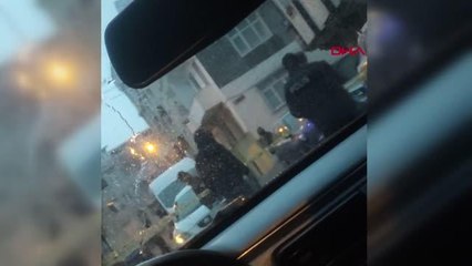 Son dakika haberi! GAZİOSMANPAŞA'DA OTOMOBİLİNİN ÖNÜNÜ KESTİĞİ ESKİ SEVGİLİSİNİ SİLAHLA YARALADI