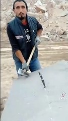 Tonlarca taş kırıp bir tüp alan asgari ücretli balyozuyla isyan etti