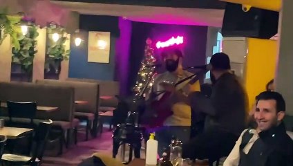 Babacan'ın eğlence mekanı ziyaretinde çalan şarkılar gündem oldu