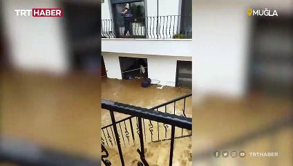 Bodrum'da ev ve bahçeler sular altında kaldı