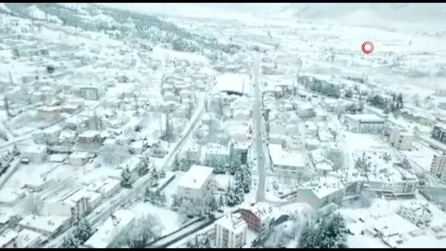 Beyaz örtüyle uyanan Denizli'de kar kalınlığı 30 santimetreye yükseldi