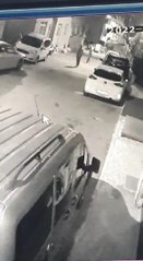 SARIYER'DE MOTOSİKLET ÇALAN HIRSIZLAR KAMERADA