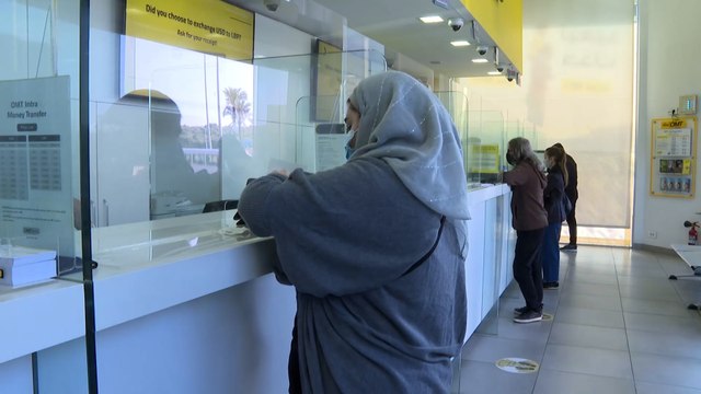 تحويلات المغتربين وسيلة لتخفيف أزمات اللبنانيين المعيشية