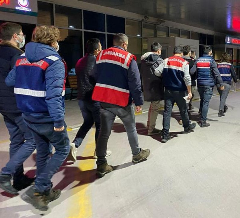 İZMİR MERKEZLİ FETÖ'NÜN TSK YAPILANMASINA OPERASYONDA 148 GÖZALTI