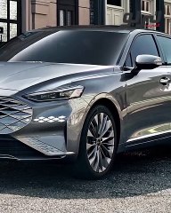 شاهدوا مواصفاتِ سيارة كيا كي إيت طرازُ 2022