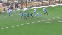 Amatör maçta 3 futbolcunun vole girişimi ilginç anlar oluşturdu