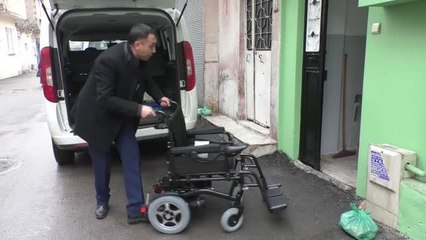 Akülü sandalyesi çalınan kas hastasına yardım eli
