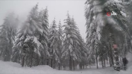 Yoğun kar yağışının etkili olduğu Kartepe'ye öğrenci akını