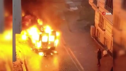 Esenyurt'ta sokak arasında işçi servisi alev topuna döndü