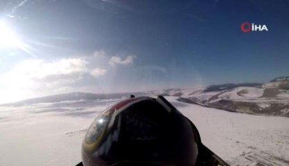 Son dakika haberleri | Hava Kuvvetleri'nden Sarıkamış'ta selamlama uçuşu