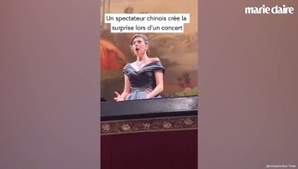 Un spectateur chinois crée la surprise pendant un opéra