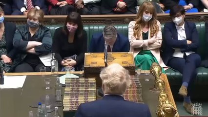 Johnson pide perdón ante los llamamientos de la oposición para que dimita