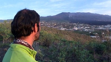 سكان لا بالما يواجهون الرماد بعد هدوء البركان