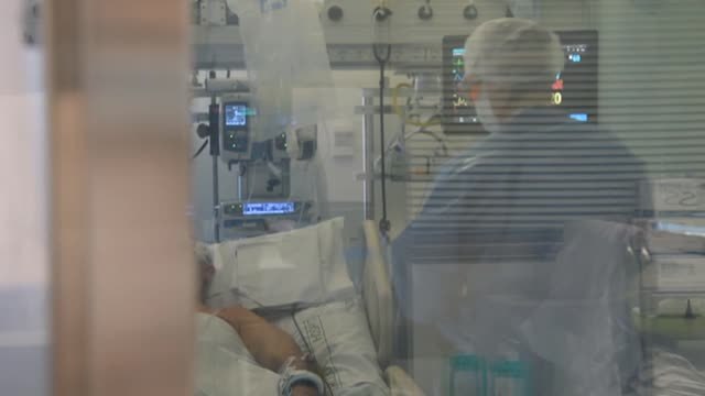 La velocidad de contagios de la sexta ola se ha ralentizado esta semana