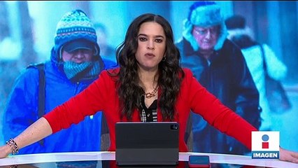 Turistas disfrutan de la primera nevada en Cofre de Perote