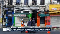 Um casarão antigo pegou fogo em Salvador e graças ao trabalho eficiente dos bombeiros ninguém se machucou