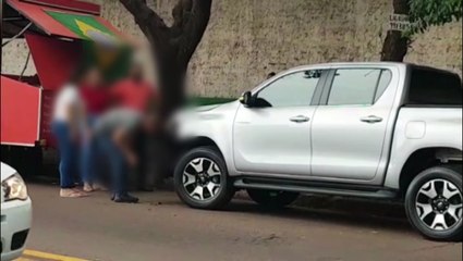 Hilux e Saveiro se envolvem em colisão no viaduto da Rua Domiciano Theobaldo Bresolin