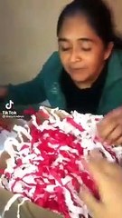 Mujer recibe el mejor regalo de su vida al tener una cobija de Chayanne