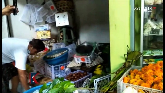 Kardus Terbakar Di Dalam Kios, Pedagang Pasar Pejeng Berhamburan