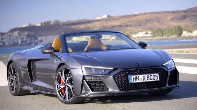 Audi R8 Spyder V10 performance RWD Design in Daytona Gray