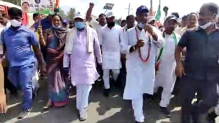 कर्नाटक : 'कैसे दी गई पदयात्रा की अनुमति, क्यों नहीं हुई कार्रवाई'