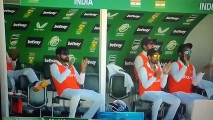 “ஓய்ய்..பசங்களா அத செஞ்சுருங்க” திடீரென கோலி போட்ட கூச்சல்.. டக் அவுட்டில் சுவாரஸ்ய நிகழ்வு- வீடியோ