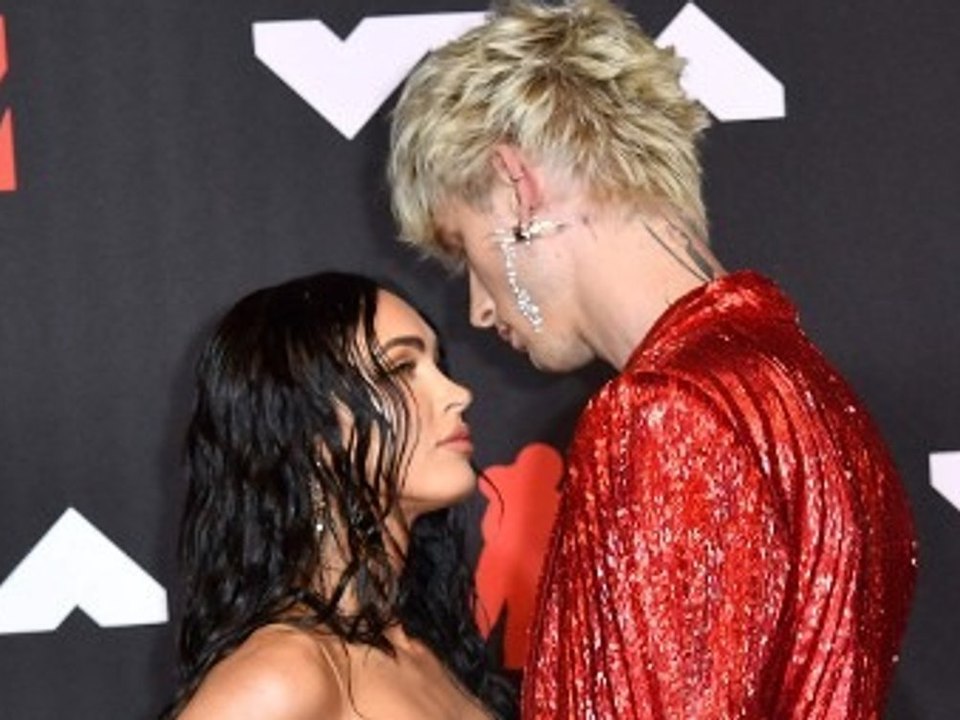 'Dann tranken wir das Blut des anderen': Megan Fox hat sich verlobt!