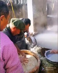 Méthode traditionnelle de préparation des nouilles à Chongqing en Chine