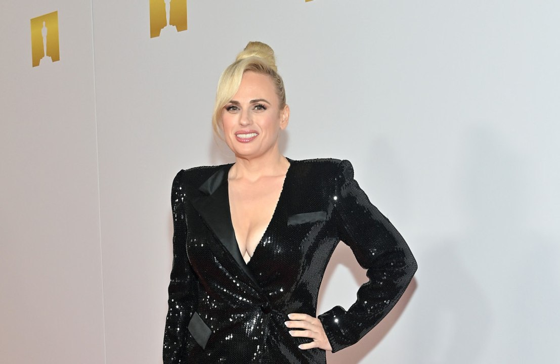Rebel Wilson verrät, was ihr geholfen hat, 77 Pfund (35 Kilo) abzunehmen