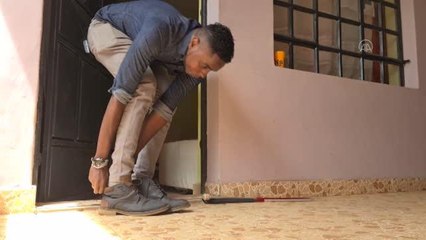 Kenyalı görme engelli avukatın araç tutkusu