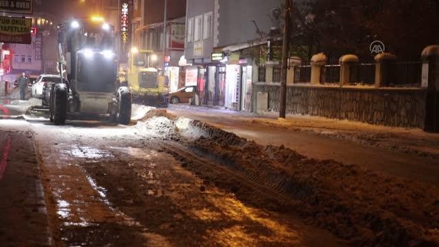 Kar yağışı etkisini sürdürüyor