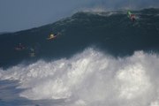 Surfeando olas gigantes en Santander