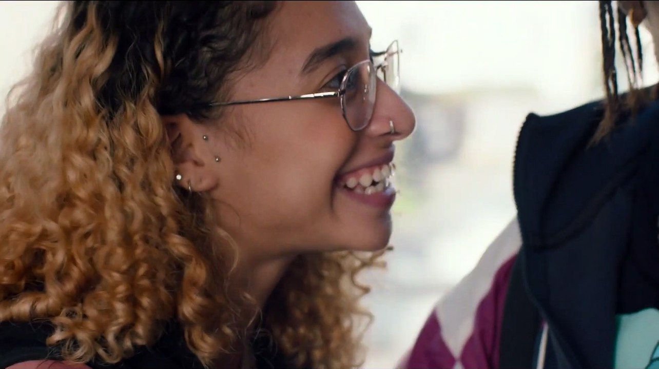 Haut les coeurs - Trailer