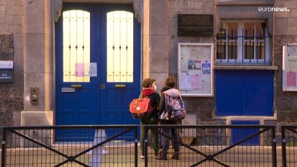 اضراب للمعلمين في فرنسا احتجاجا على استراتيجية الحكومة لمكافحة كوفيد-19 في المدارس