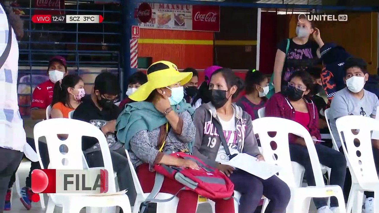 Persisten las filas en Feicobol por vacunas y pruebas de Covid-19