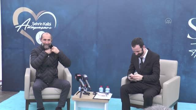 Dünya şampiyonu bilardocu Semih Saygıner, Adapazarı'nda hayranlarıyla buluştu