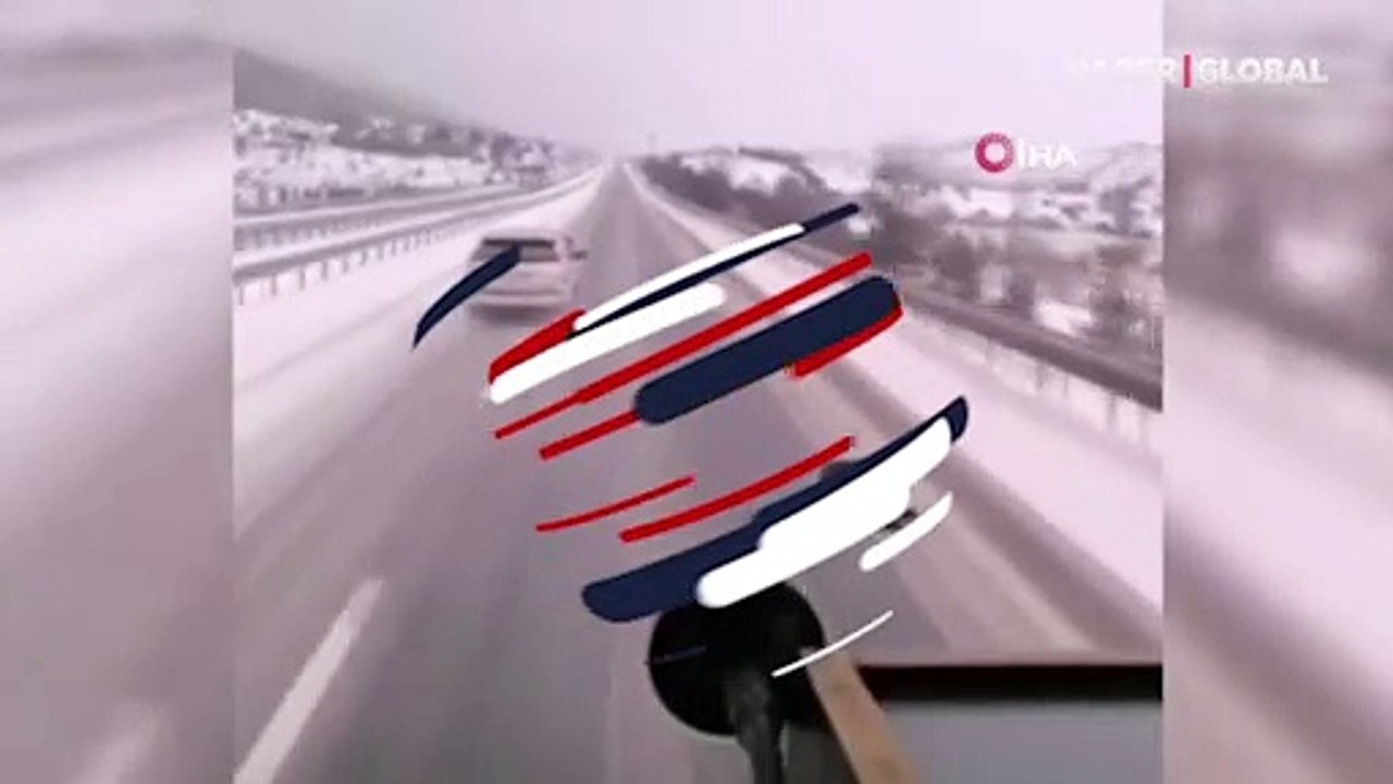 Karlı yolda takla attı! Korkunç kaza anı kamerada