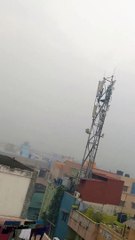 "என்ன ஒரே பனிமூட்டமா இருக்கு".. இருளாக மாறிய சென்னை சாலைகள்.. போகிப் பண்டிகையால் கடும் புகை!