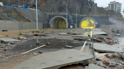 9 gün sonra açılacak yolu dalgalar yuttu