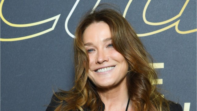 GALA VIDEO - “On fuyait” : comment Carla Bruni se protégeait des “prédateurs” quand elle était mannequin