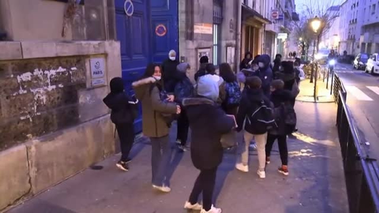Los profesores franceses, en huelga por los cam...