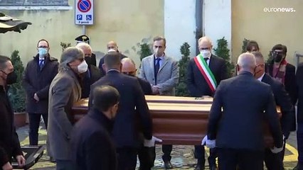 Állami szertartással vesznek végső búcsút David Sassolitól