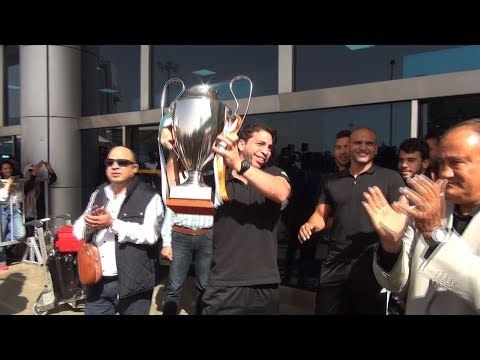 جماهير الزمالك تستقبل فريق اليد عقب فوزه ببطولة إفريقيا للأندية
