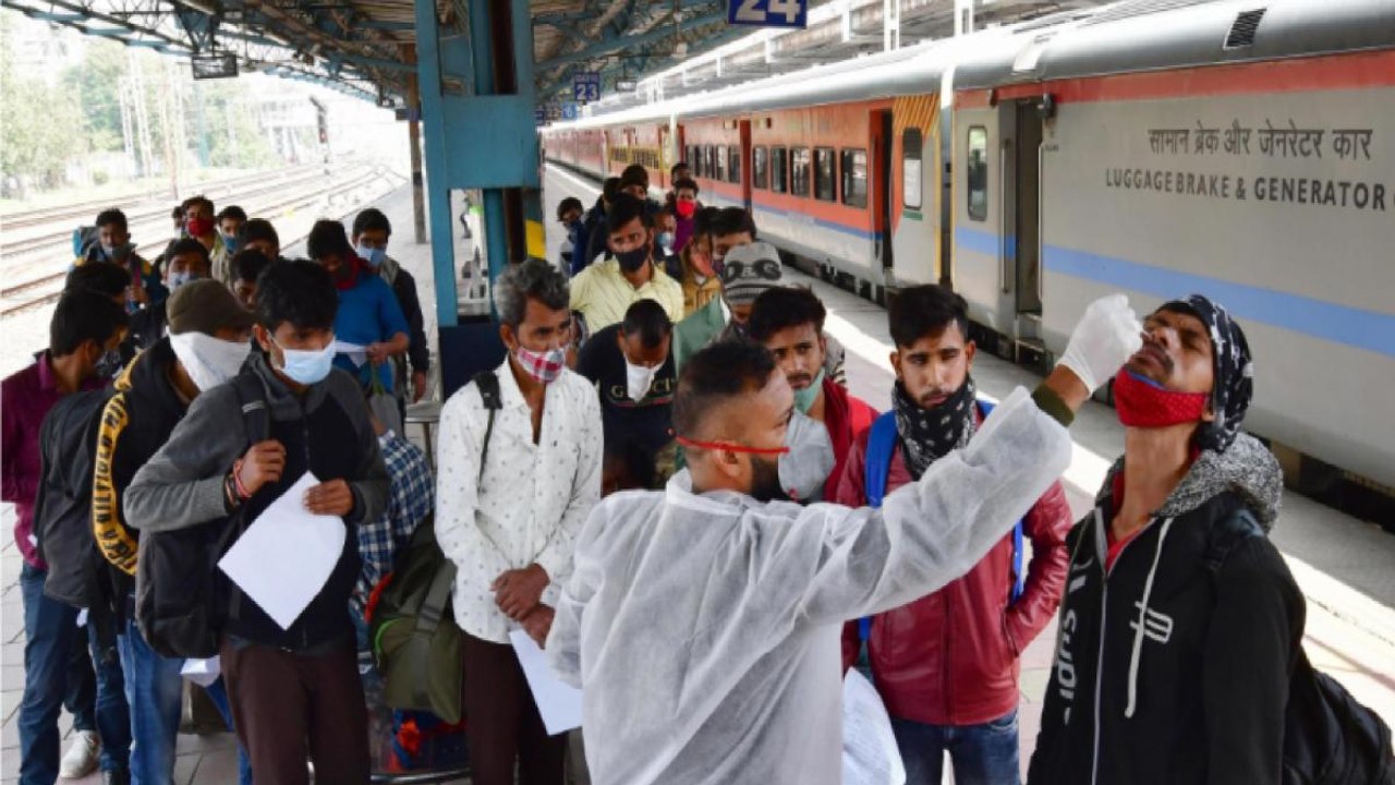 Mumbai reports 13,702 new Covid cases|Shatak