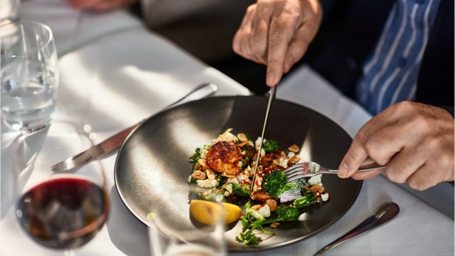 Les plus de 66 ans finalement pas exclus des dîners du Siècle