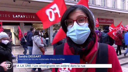 A LA UNE / Les enseignants en colère dans la rue