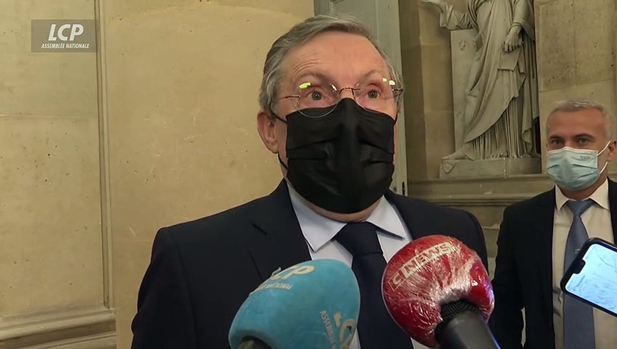 "C'est une réaction excessive", juge Philippe Bas sur l'échec des discussion sur le passe vaccinal