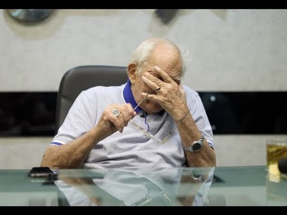 رشوان توفيق يتذكر زوجته باكيا: عشت معها 62 سنة.. كانت حياتي