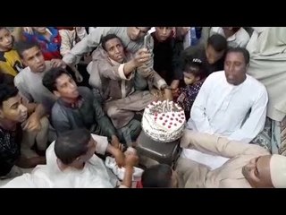 بالتورتة والشموع.. مواطنون يحتفلون بذكرى المولد النبي الشريف بالأقصر