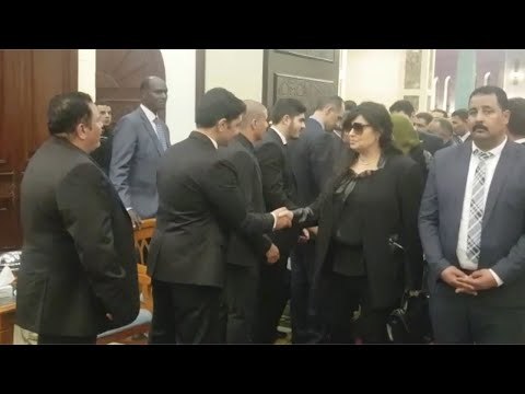 يسرا وفيفي عبده وهنيدي يقدمون واجب العزاء في مبارك